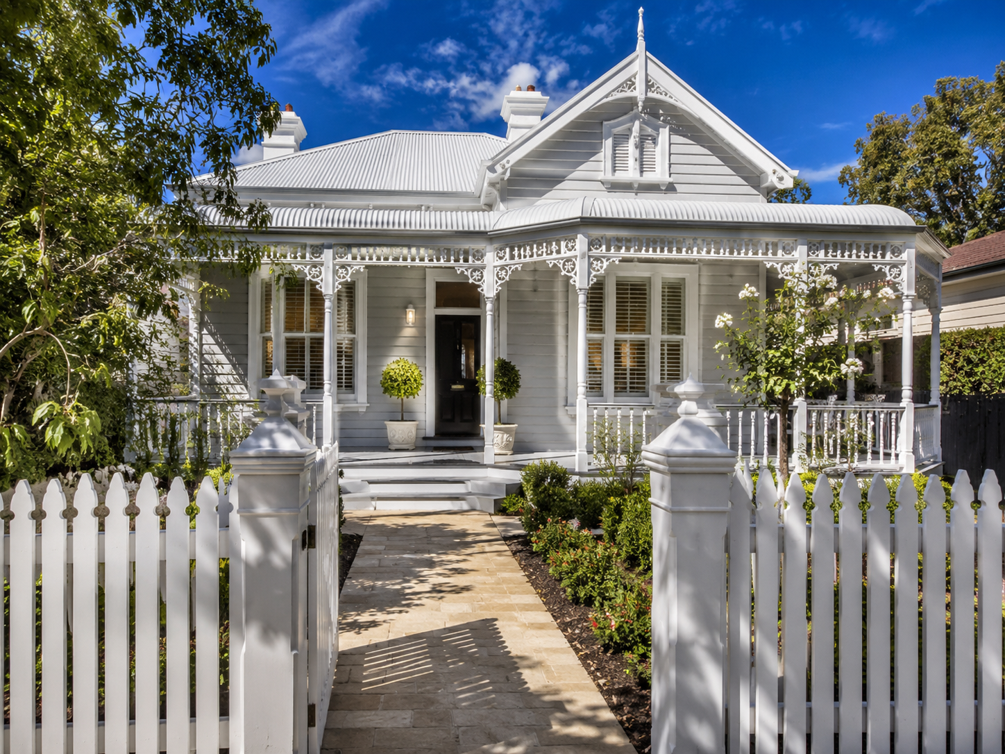 Exterior painting Geelong for weatherboard and Australian homes